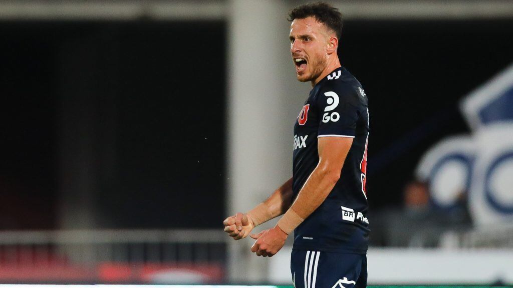 06 DE FEBRERO DE 2021/SANTIAGOEl jugador Angelo Henriquez (i) marca el dos a cero frente a Union Espaola, durante el partido valido por trigsima segunda fecha del Campeonato Nacional AFP PlanVital 2020, entre Universidad de Chile y Unin Espaola, disputado en el Estadio Nacional.
FOTO: SEBASTIçN ORIA/AGENCIAUNO