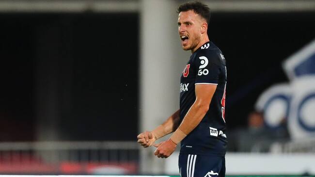 06 DE FEBRERO DE 2021/SANTIAGOEl jugador Angelo Henriquez (i) marca el dos a cero frente a Union Espaola, durante el partido valido por trigsima segunda fecha del Campeonato Nacional AFP PlanVital 2020, entre Universidad de Chile y Unin Espaola, disputado en el Estadio Nacional.
FOTO: SEBASTIçN ORIA/AGENCIAUNO