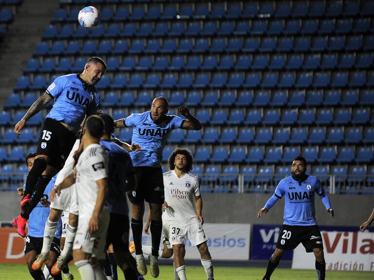 Colo-Colo rescató un sufrido empate ante Deportes Iquique en un duelo marcado por cobros del VAR