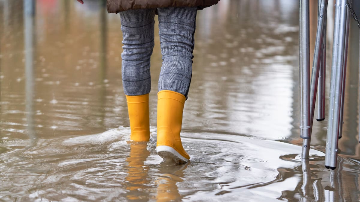 Experto advierte por vulnerabilidad de Santiago ante intensas lluvias: 71% vive en zonas propensas a inundaciones