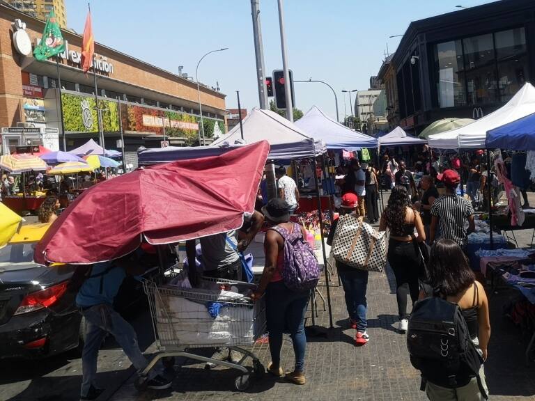 Barrio Meiggs: corte ordena a Municipalidad de Santiago adoptar medidas para evitar comercio ambulante