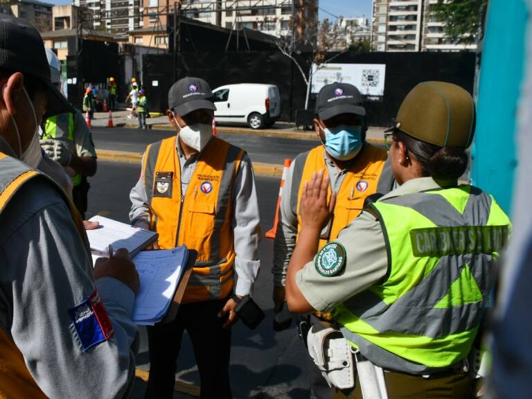 Nuevo truco anti fiscalización: incorporan luces led sobre la patente para encandilar