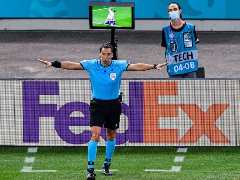 Clasificatorias: argentino Fernando Rapallini arbitrará el partido Chile-Ecuador