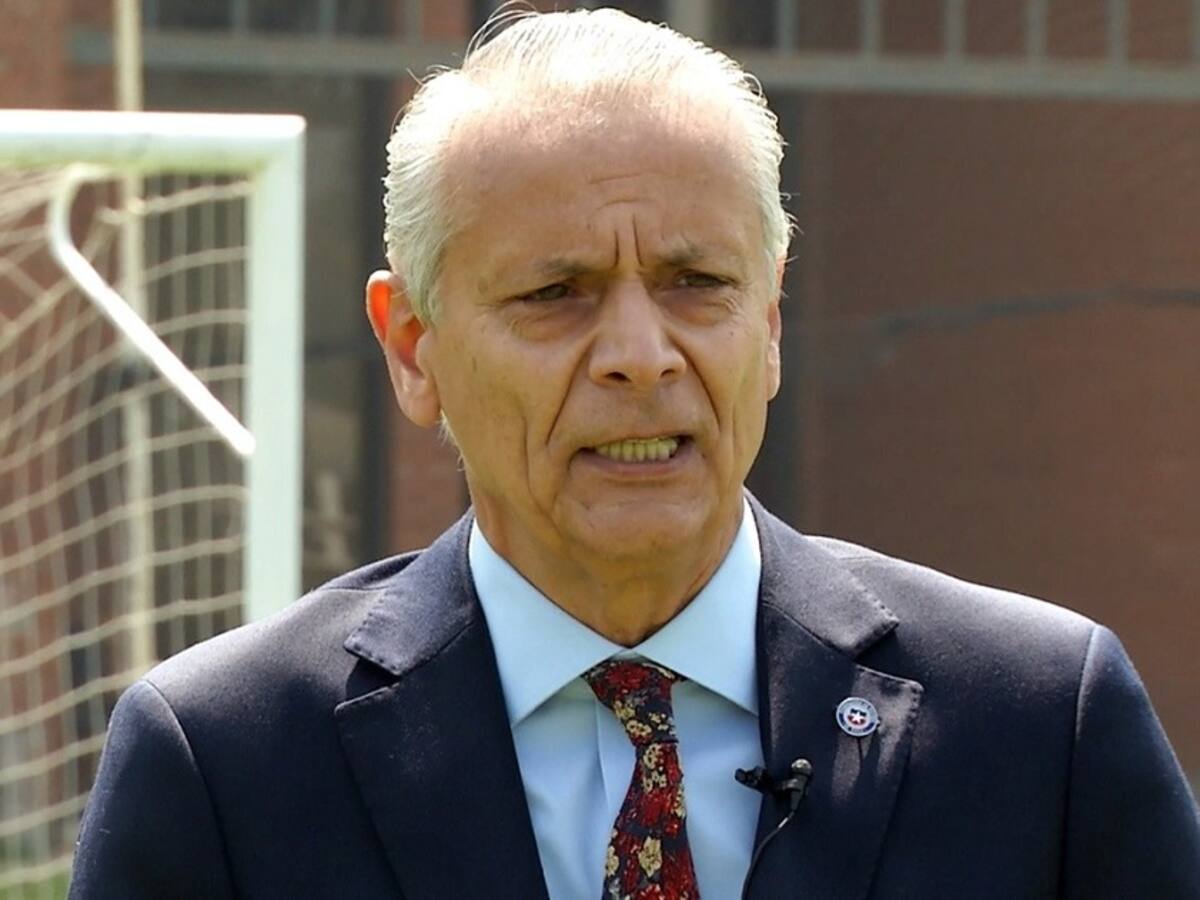 Javier Castrilli habla de «irregularidades» en el arbitraje y aclara: «Estoy despedido. Yo no renuncié»
