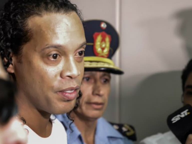 «Pipino» Cuevas por Ronaldinho en prisión: «Esa sonrisa está apagada»