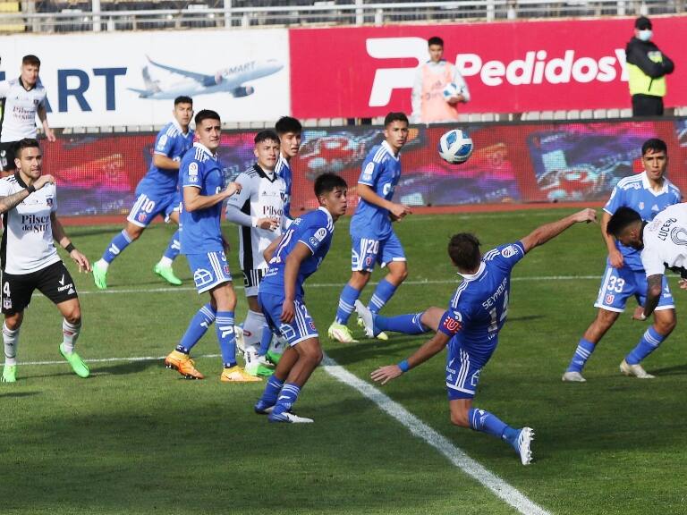 Hinchas de Colo Colo y la U critican el alza en los precios de las entradas