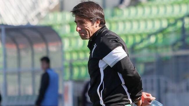 Santiago Wanderers le prohibió a Moisés Villarroel ingresar a su centro de entrenamientos