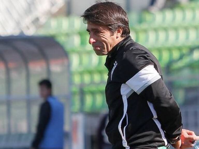 Santiago Wanderers le prohibió a Moisés Villarroel ingresar a su centro de entrenamientos