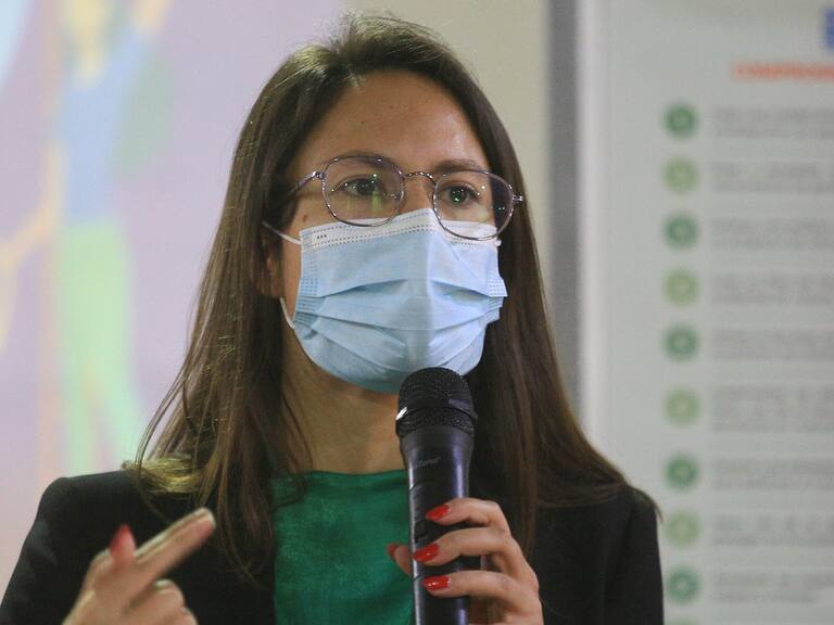 4 de Noviembre de 2021 / SANTIAGOIrací Hassler exponiendo en el Encuentro de Municipios Verdes organizado por la ONG FIMA y Fundación Friedrich Ebert
FOTO: DIEGO MARTIN/ AGENCIAUNO