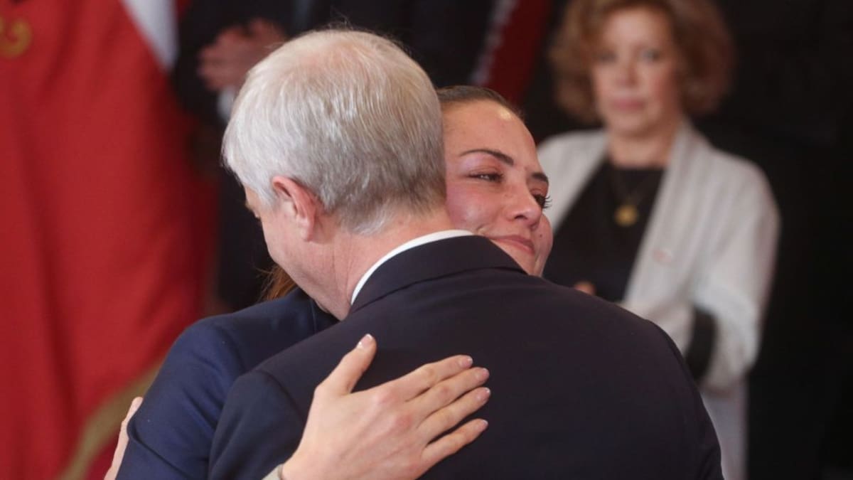 Presidente Kast respalda a Natalia Duco tras salida del gabinete: “Es un error que cualquiera puede cometer”