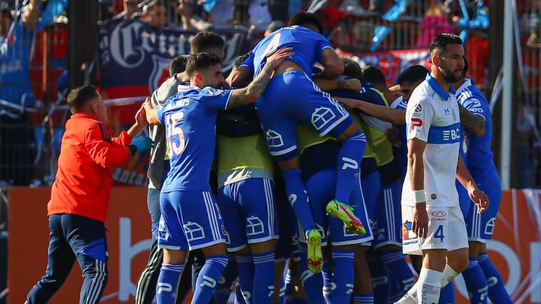 La U hace su mejor partido del año y da el primer golpe en el Clásico Universitario por Copa Chile