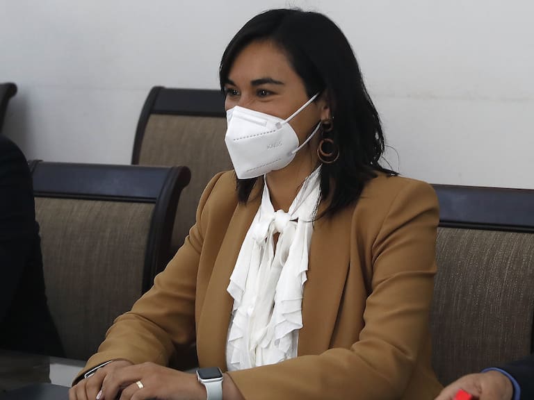 «Vivimos en un país libre»: ministra Izkia Siches se refirió a dichos de Jadue sobre Presidente Boric
