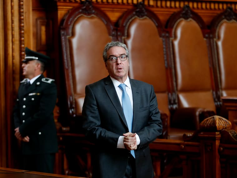 8 de Noviembre del 2017/SANTIAGO
Corte de Apelaciones de Santiago dio a conocer la sentencia íntegra tras confirmación de desafuero del senador Iván Moreira. En la imagen el abogado defensor de Ivan Moreira, Gabriel Zaliasnik
FOTO:FRANCISCO FLORES SEGUEL/AGENCIAUNO