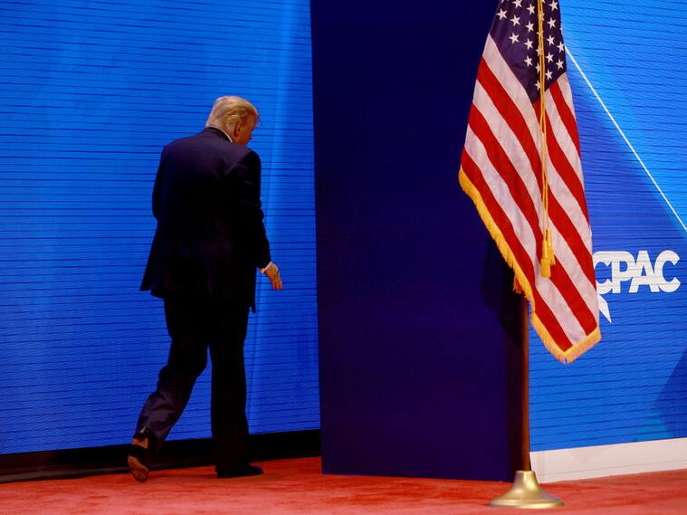 Donald Trump en un acto de campaña de los republicanos en Florida