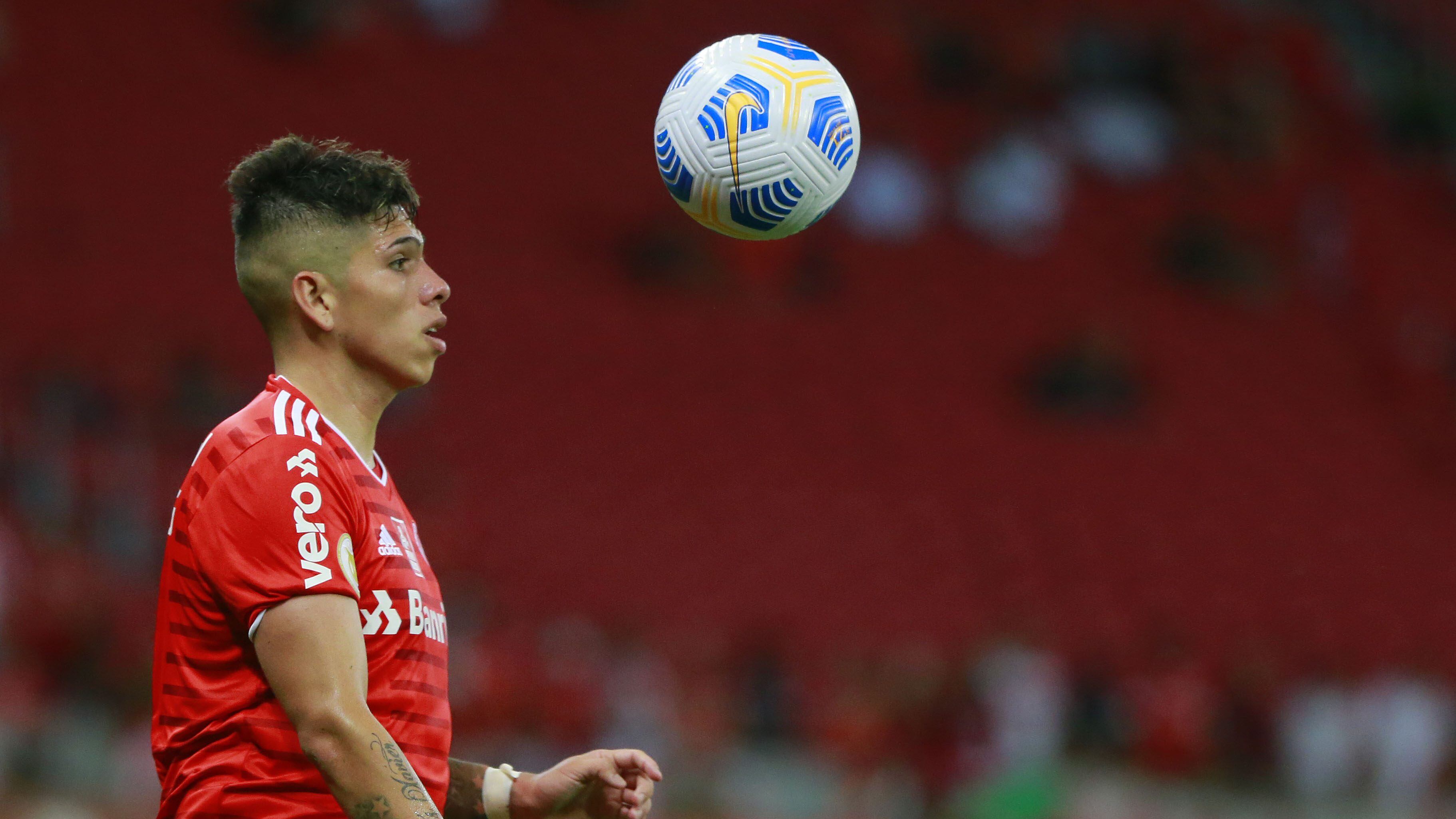 Carlos Palacios cambiaría de club en el fútbol brasileño