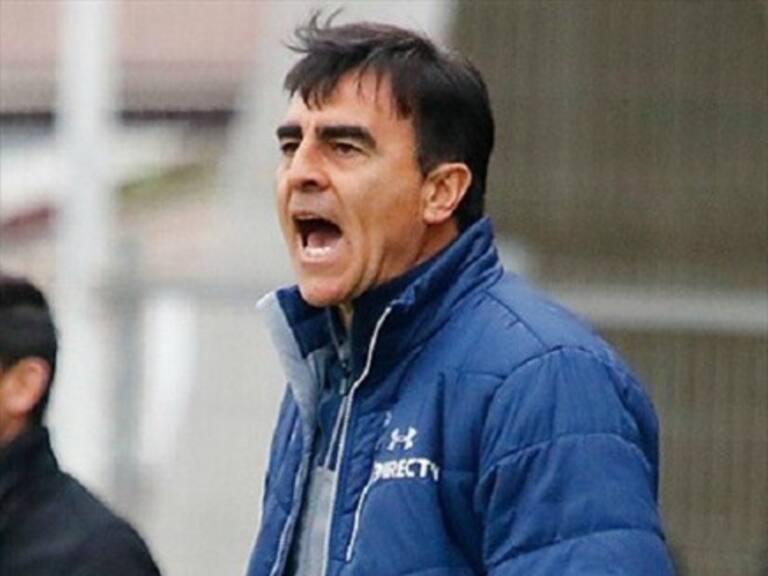 Gustavo Quinteros dejó de ser el entrenador de Universidad Católica