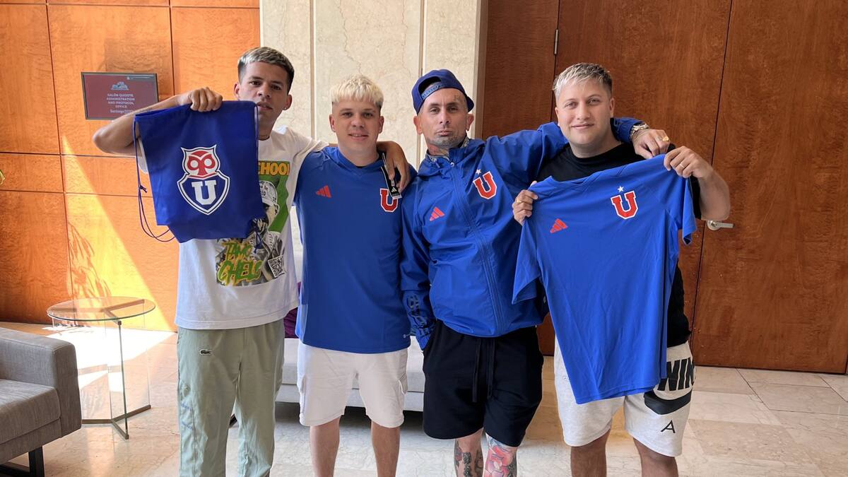 «Vestidos de gala»: Ke Personajes lució indumentaria de la U en la previa de su presentación en Chile