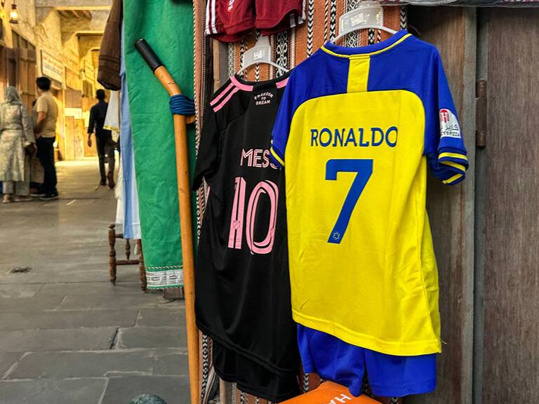 Cristiano y Messi siguen liderando a los mejores pagados del fútbol mundial