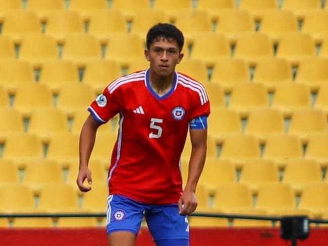Duro golpe para Chile: Benjamín Molina se pierde el resto del Sudamericano Sub 17 por lesión