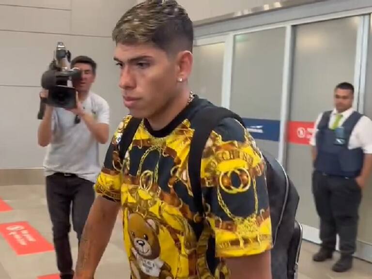 Carlos Palacios aterrizó durante esta tarde en Chile para convertirse en el nuevo refuerzo de Colo Colo