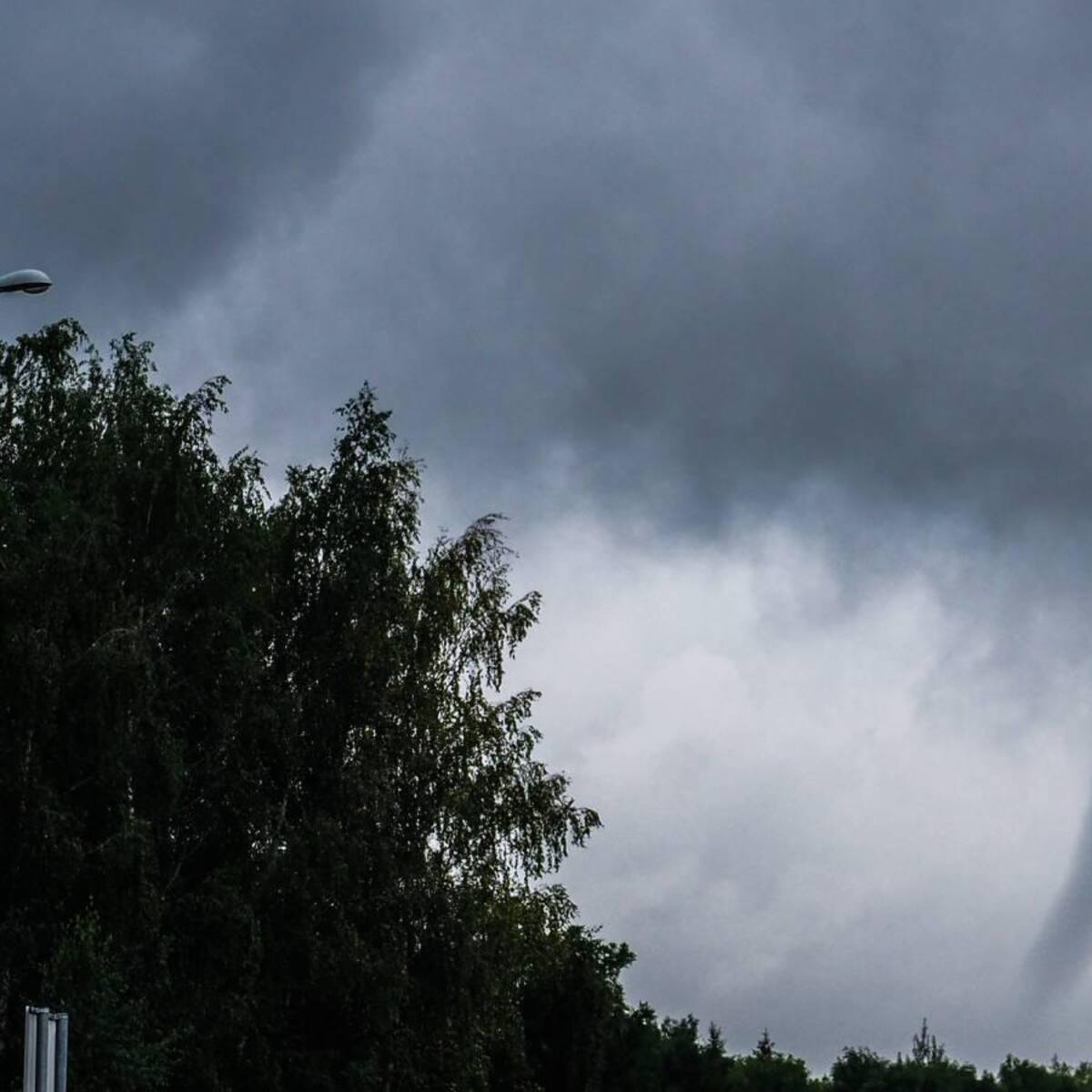 ¿Podría haber un nuevo tornado? Esto dijeron expertos ante intenso temporal en el sur de Chile