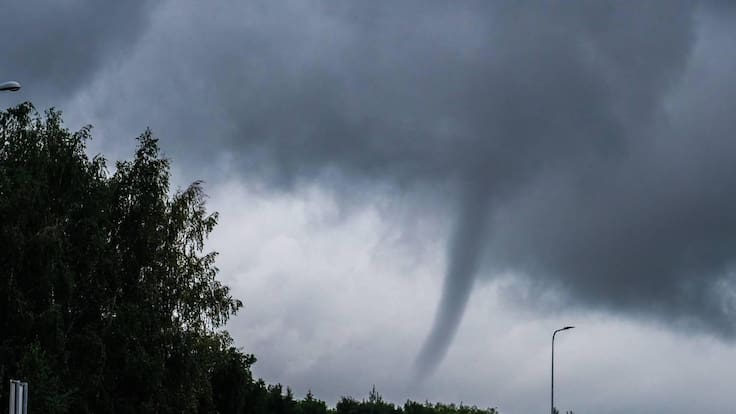 Sistema frontal en Chile: emiten aviso por posibles nubes tornádicas para hoy lunes en 3 regiones