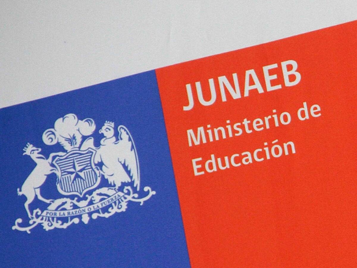 Junaeb desmiente cifras de exdirectores por preinforme de Contraloría sobre presuntas irregularidades: “Carecen de sustento y generan confusión”