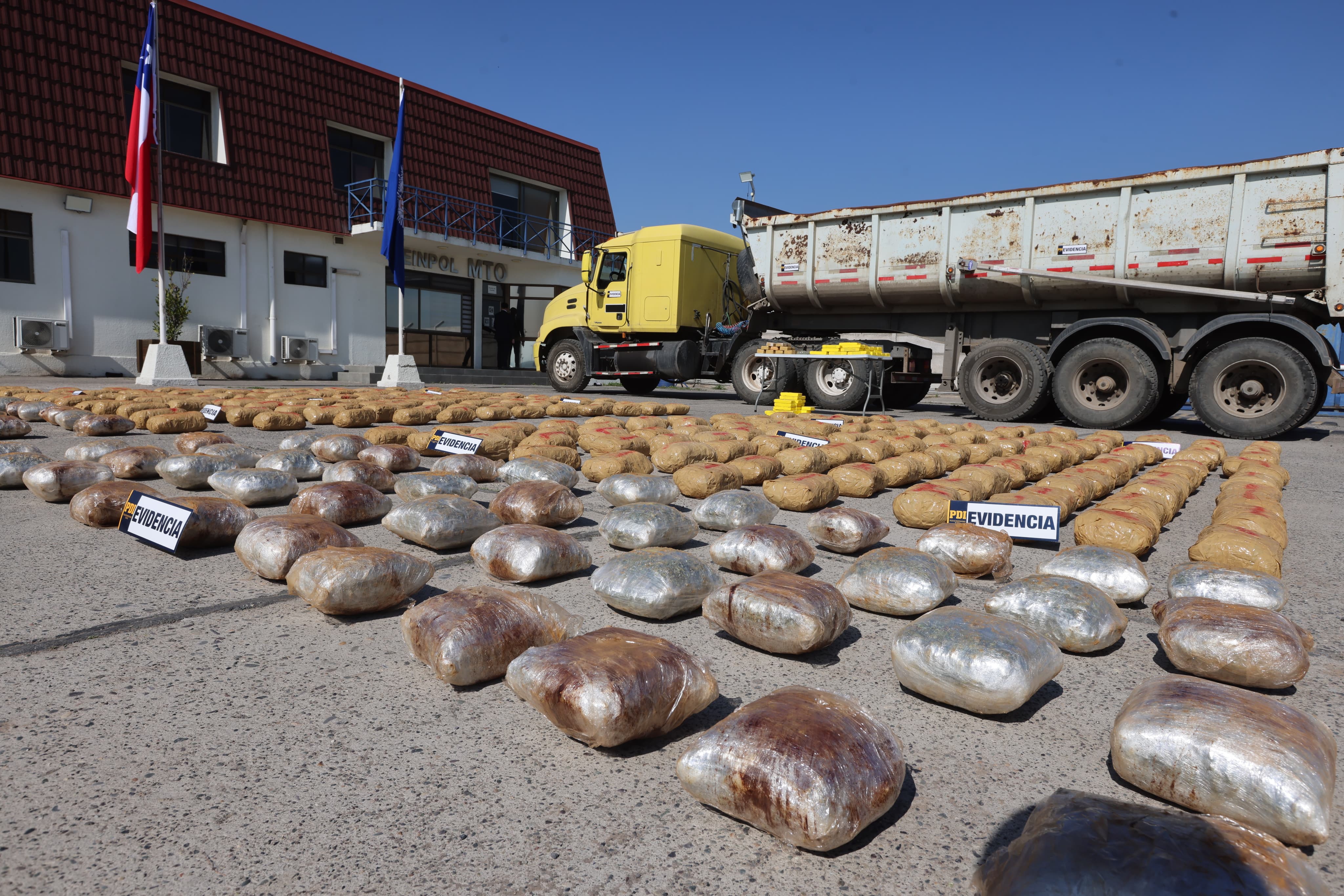 Más de 3 mil millones de pesos: PDI incauta 417 kilos en drogas destinada a la zona oriente de Santiago
