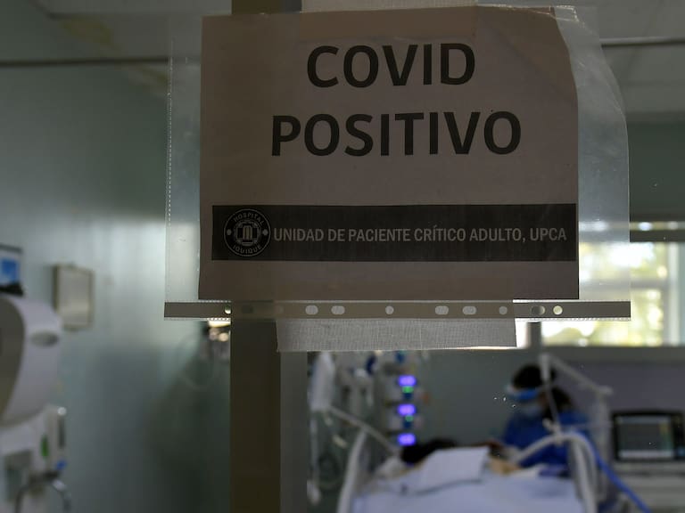 17 de Abril de 2021 / IQUIQUEAumento de pacientes graves por Covid-19 provoca una saturación en uso de camas en la Unidad de Cuidados Intensivos (UCI) del Hospital Dr. Ernesto Torres Galdames.
FOTO: CRISTIAN VIVERO BOORNES/AGENCIAUNO