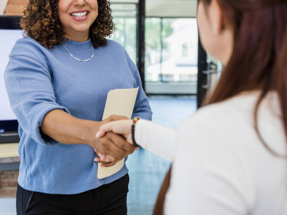 ¿Buscas empleo para estas fiestas? Aquí está el secreto para conseguirlo rápido en Navidad y verano