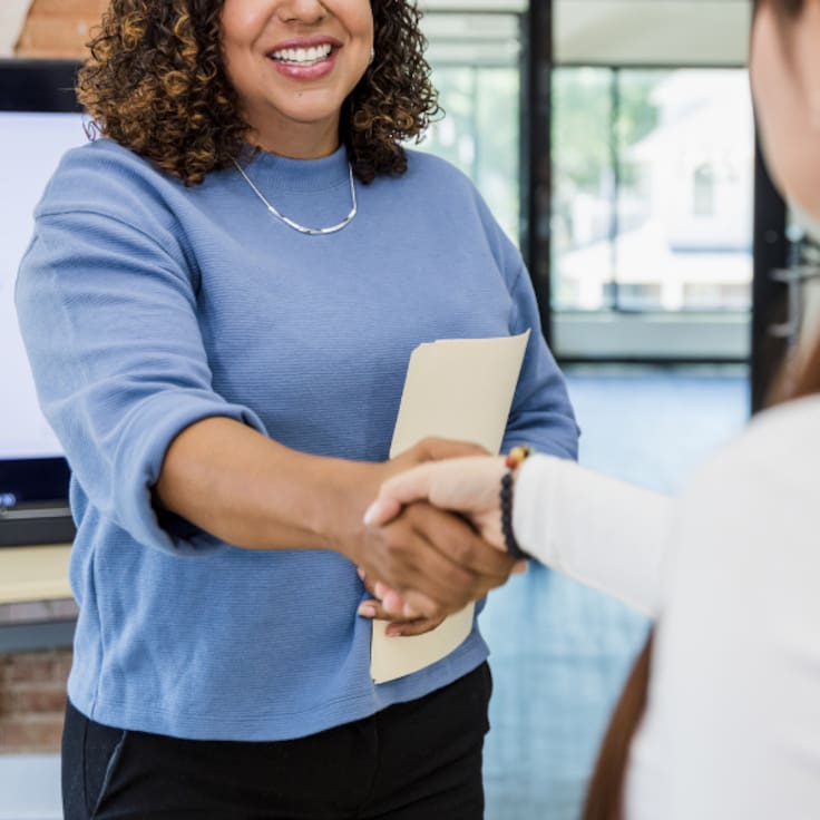 ¿Buscas empleo para estas fiestas? Aquí está el secreto para conseguirlo rápido en Navidad y verano