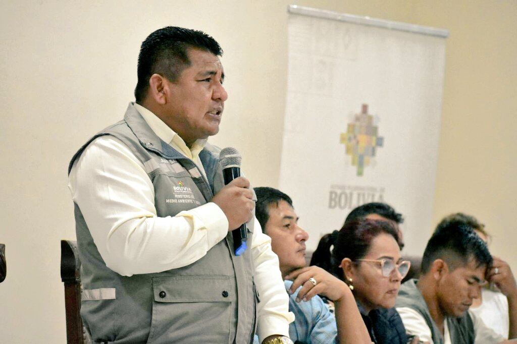 El exministro Juan Santos Cruz en un evento en Bolivia