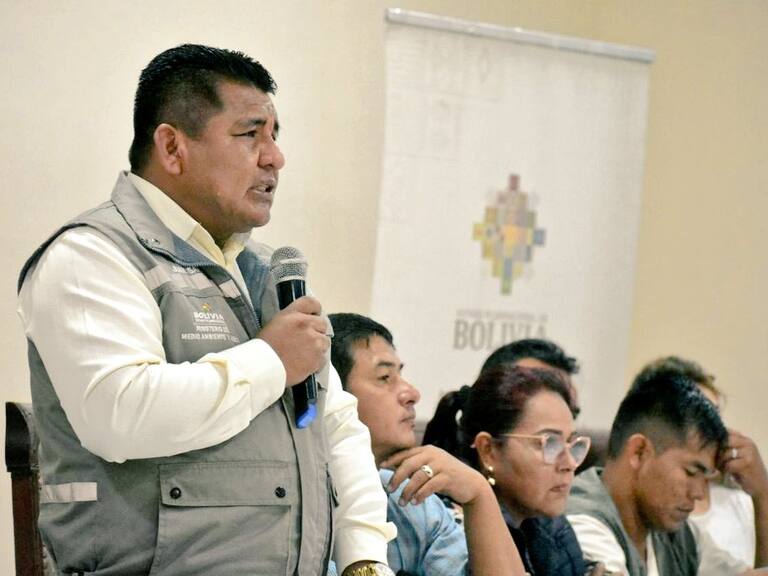 El exministro Juan Santos Cruz en un evento en Bolivia