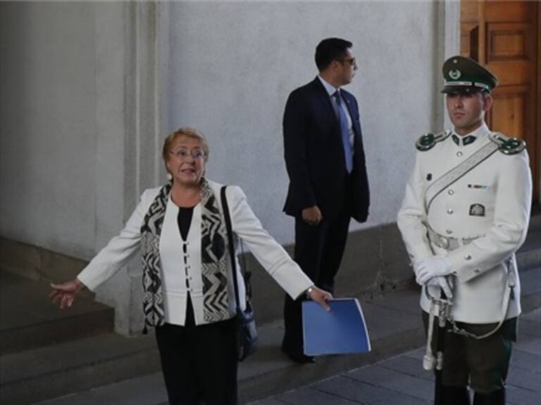 Expresidenta Bachelet evitó responder si firmó o no decreto por Punta Peuco