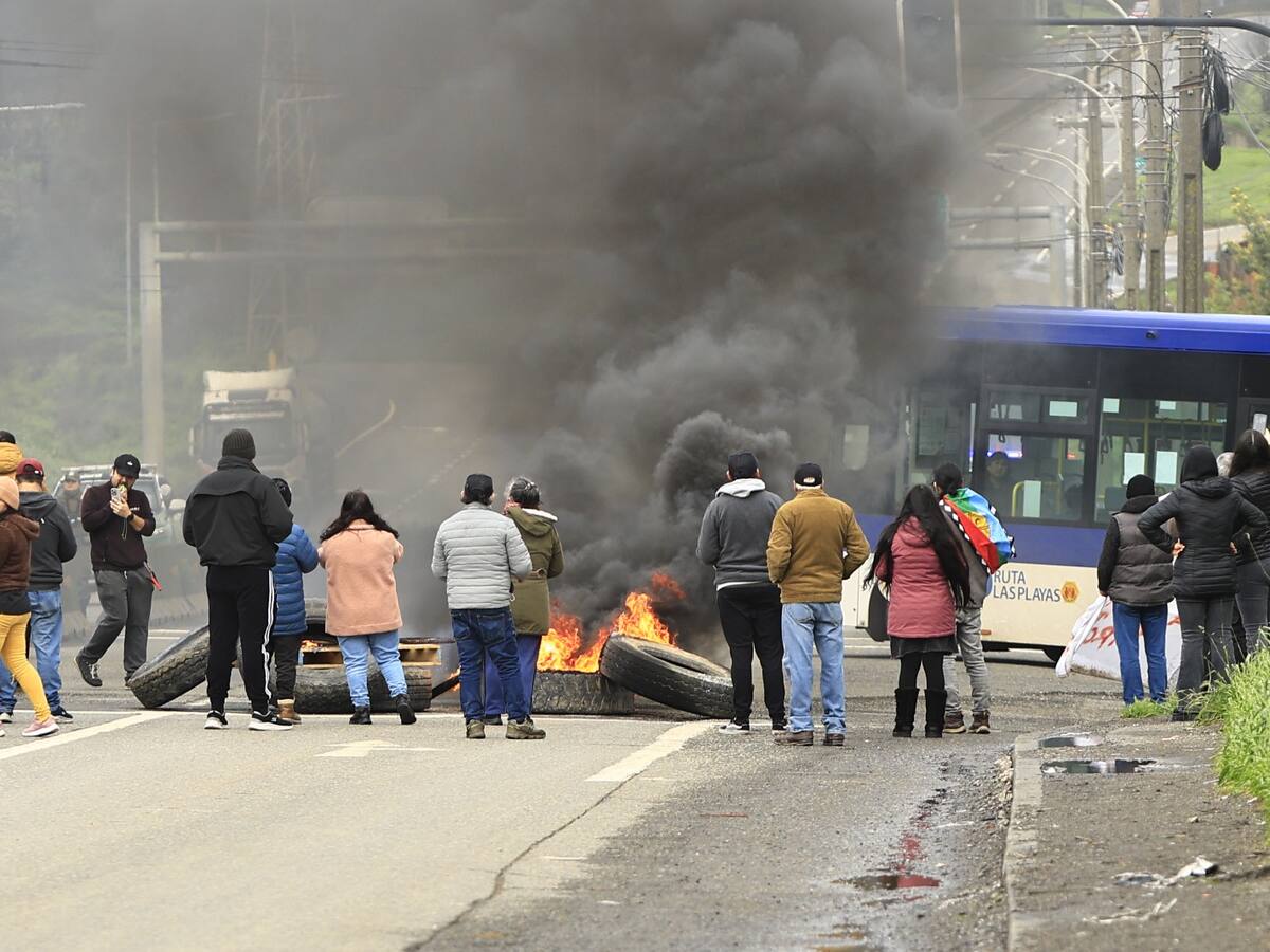 Protesta en Penco: vecinos bloquean Ruta 150 por reiteradas inundaciones en sus viviendas