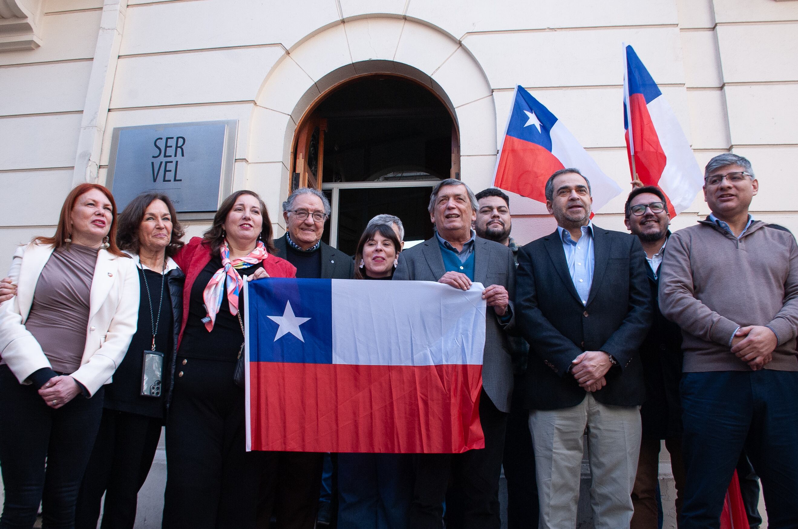 Conglomerado de partidos oficialistas inscriben pacto parlamentario ante el Servel
