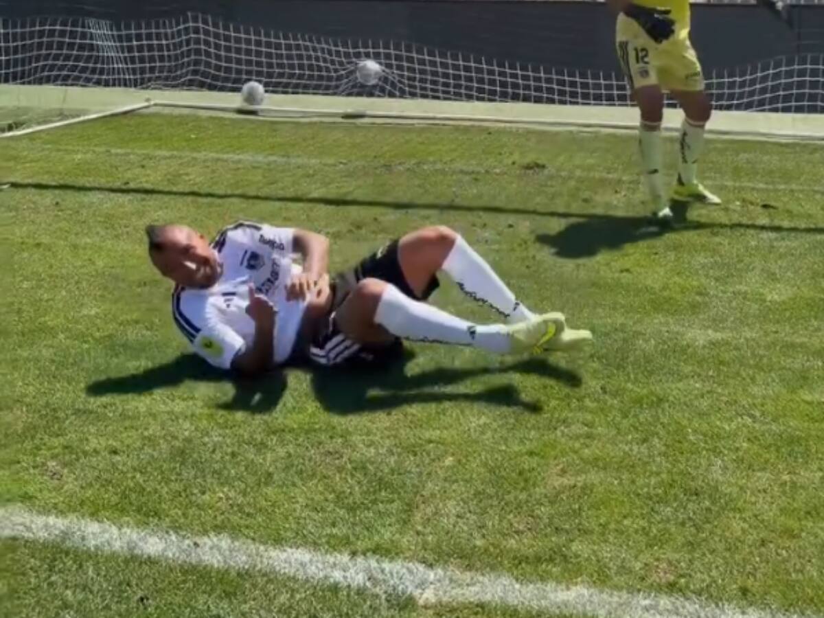 Con chilena incluida: un acrobático Arturo Vidal derrotó a conocido influencer en duelo de habilidades
