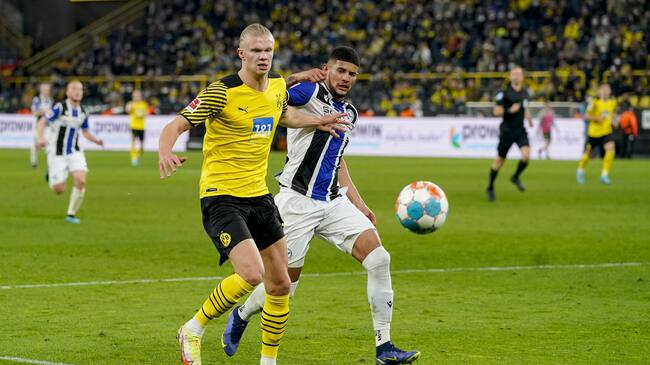 Borussia Dortmund se acerca a la punta de la Bundesliga