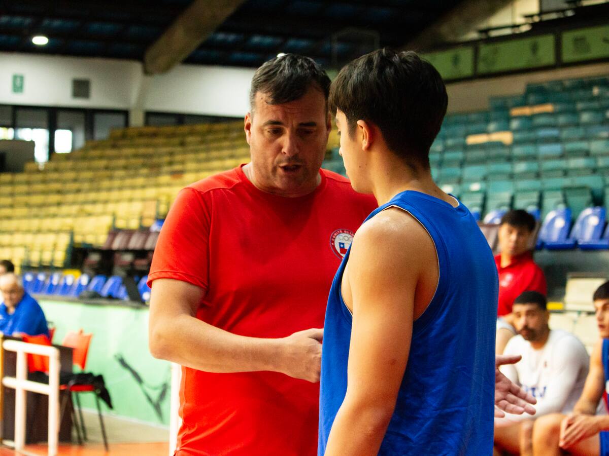 DT de la selección chilena de básquetbol lamenta los “innumerables inconvenientes” para enfrentar a Brasil