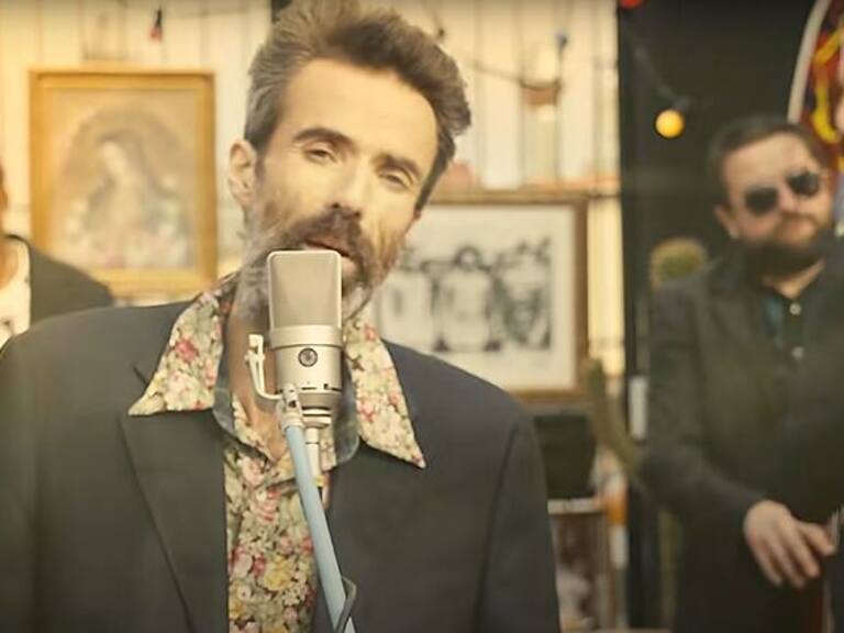 «Aquí te cantaremos siempre»: Las desgarradoras despedidas a Pau Donés, líder de Jarabe de Palo