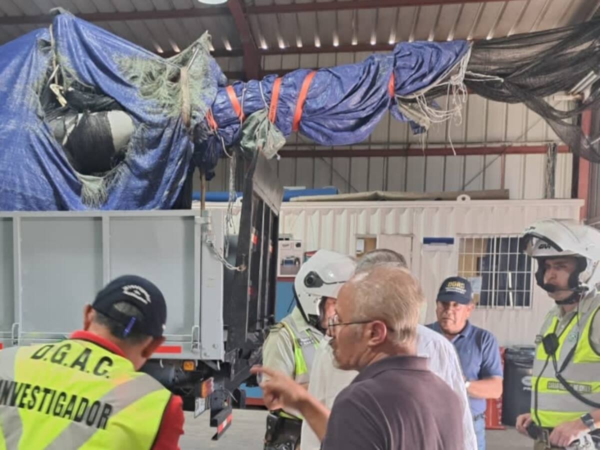 Helicóptero de Sebastián Piñera llega a dependencias de la DGAC en la Región Metropolitana donde continuarán las pericias