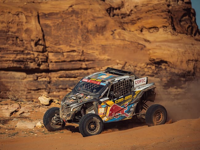 Chaleco López vuelve a perder terreno y sale del podio en el Rally Dakar