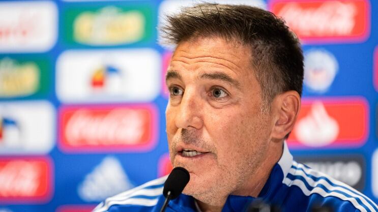 Eduardo Berizzo aclara su misión con La Roja Sub 23 y pone de ejemplo a Alexander Aravena: "Demostró que es una opción válida"