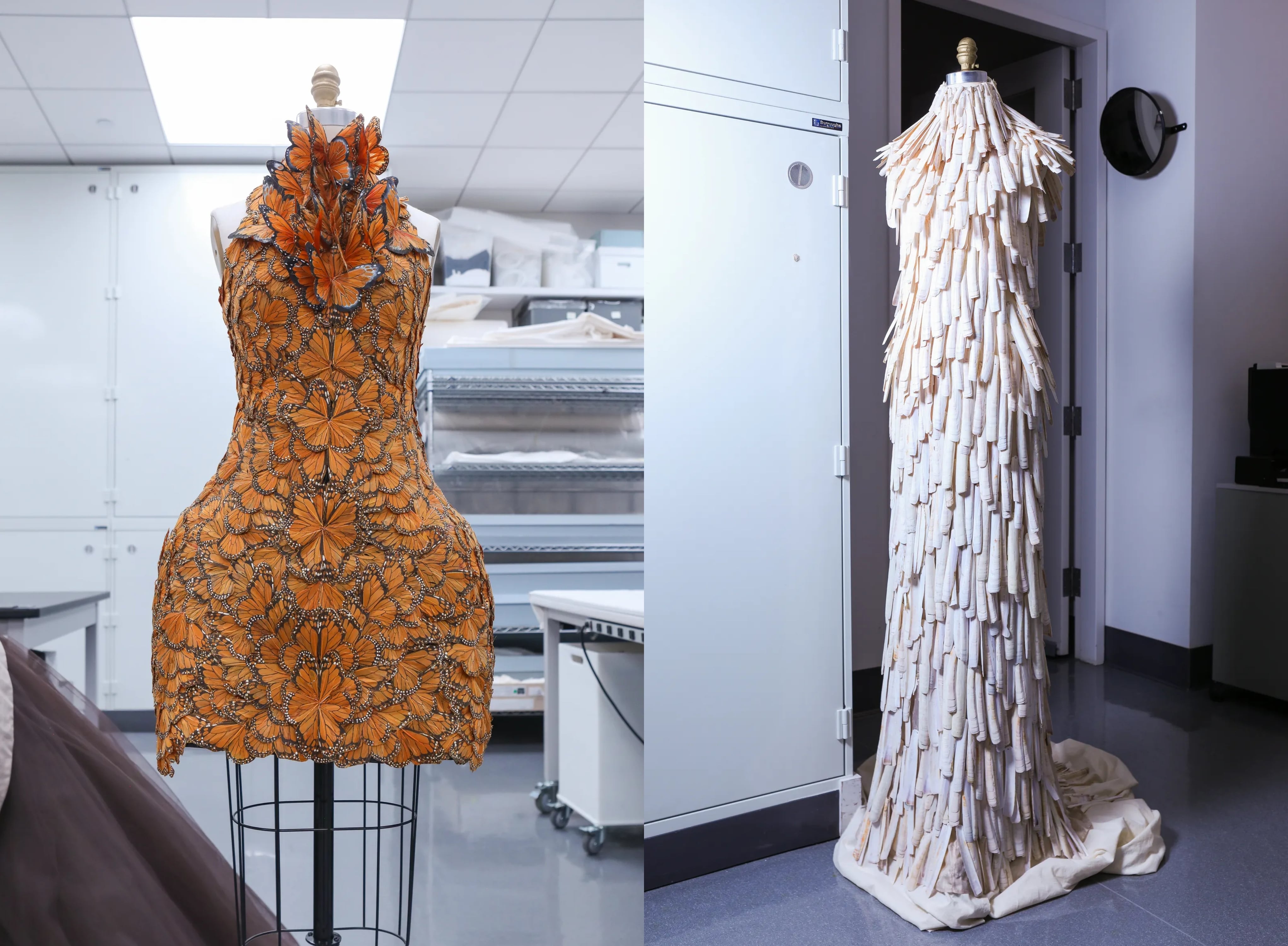 Vestido Alexander McQueen, primavera de 2011 (izquierda) - Vestido de Alexander McQueen, primavera de 2001 (derecha) / Museo Metropolitano de Arte