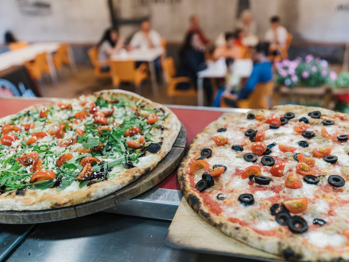 Tras cierre de Pizza Hut y Telepizza: esta es la cadena que domina el mercado de la comida rápida en Chile