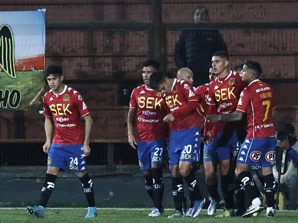 Unión Española derrota a Deportes Antofagasta y se mantiene en la pelea por el liderato del Torneo Nacional