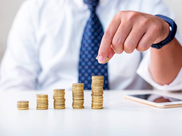 Esto es lo que deberías hacer para conseguir un aumento de sueldo en tu trabajo, según una IA