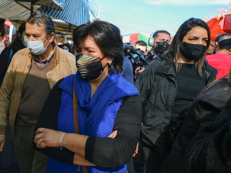 Yasna Provoste fue increpada durante visita a feria de Puente Alto