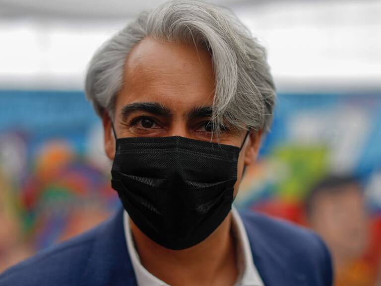 16 de Octubre de 2021 /SANTIAGO El candidato progresista, Marco Enríquez-Ominami presentó parte de su propuesta medioambiental que promueve el crecimiento con inclusión social y sustentabilidad, como base para la construcción de un nuevo pacto social pospandemia, abordando los tópicos indispensables para lograrlo en línea con un crecimiento sustentable en términos ambientales y preservando la biodiversidad.
FOTO :CRISTOBAL ESCOBAR /AGENCIAUNO