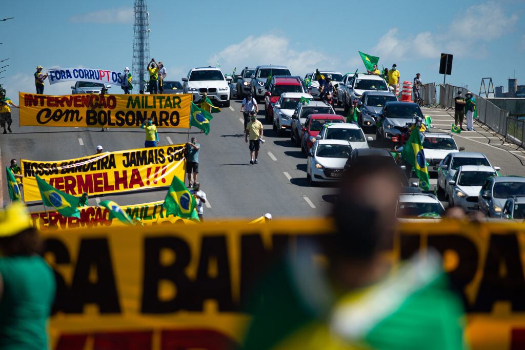 Manifestantes de ultraderecha piden un golpe militar en Brasil